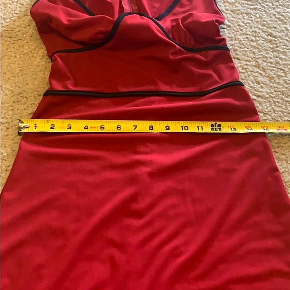 Red and black dress - Picture 16 of 16